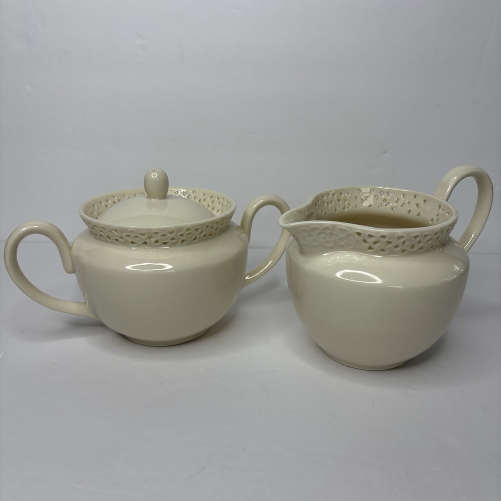 L. Godinger Cream Lace Embossed 4" Sugar Bowl with Lid & 3.25" Creamer 8 Oz.‎